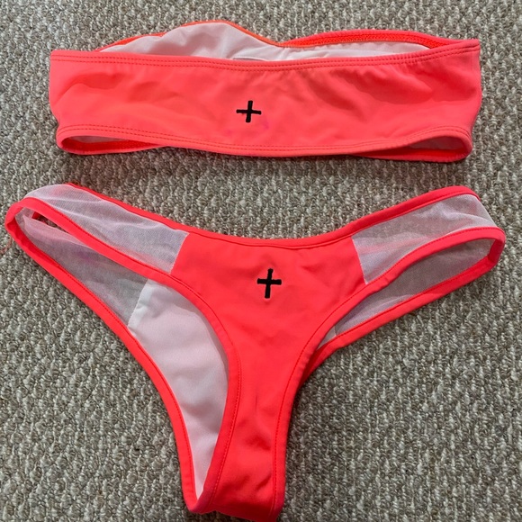 Coulbourne swimsuit - Chelsea - 2019 size small - Picture 2 of 3